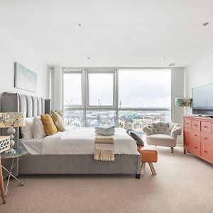 Zimmer mit Kingsize-Bett